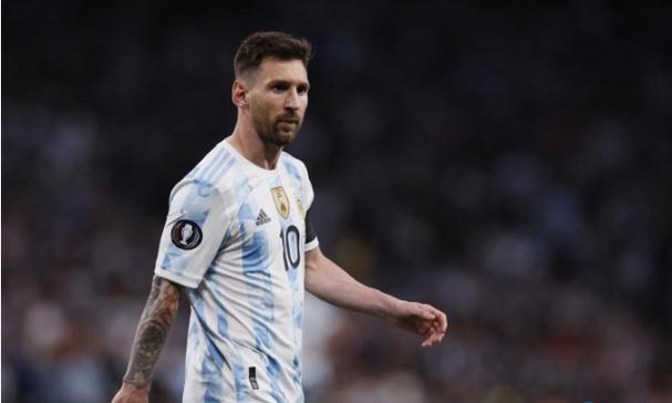 恭喜！湖人捡漏64万21岁新星真香：三巨头缺阵，他轰25+6闪耀